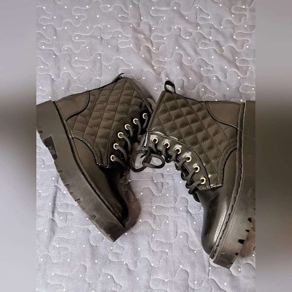 Steve Madden JRockk black lace up boots size 2
